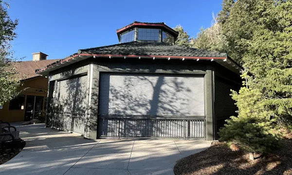 Cheyenne Mountain Zoo - Road & Carousel